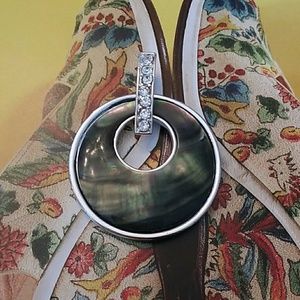 Periwinkle by Barlow Pendant NWOT